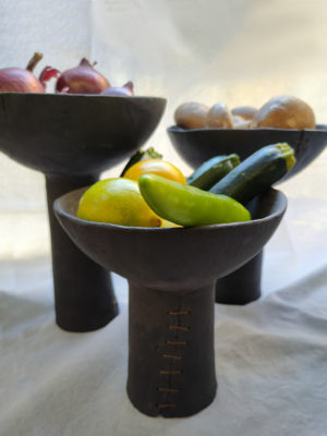 Black-ceramic-high-leg-dish